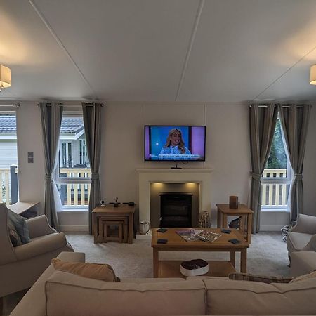 Luxury Stunning Sensation Lodge On 5 Star Shorefield Country Park New Forest Entertainment And Leisure Passes Included มิลฟอร์ดออนซี ภายนอก รูปภาพ