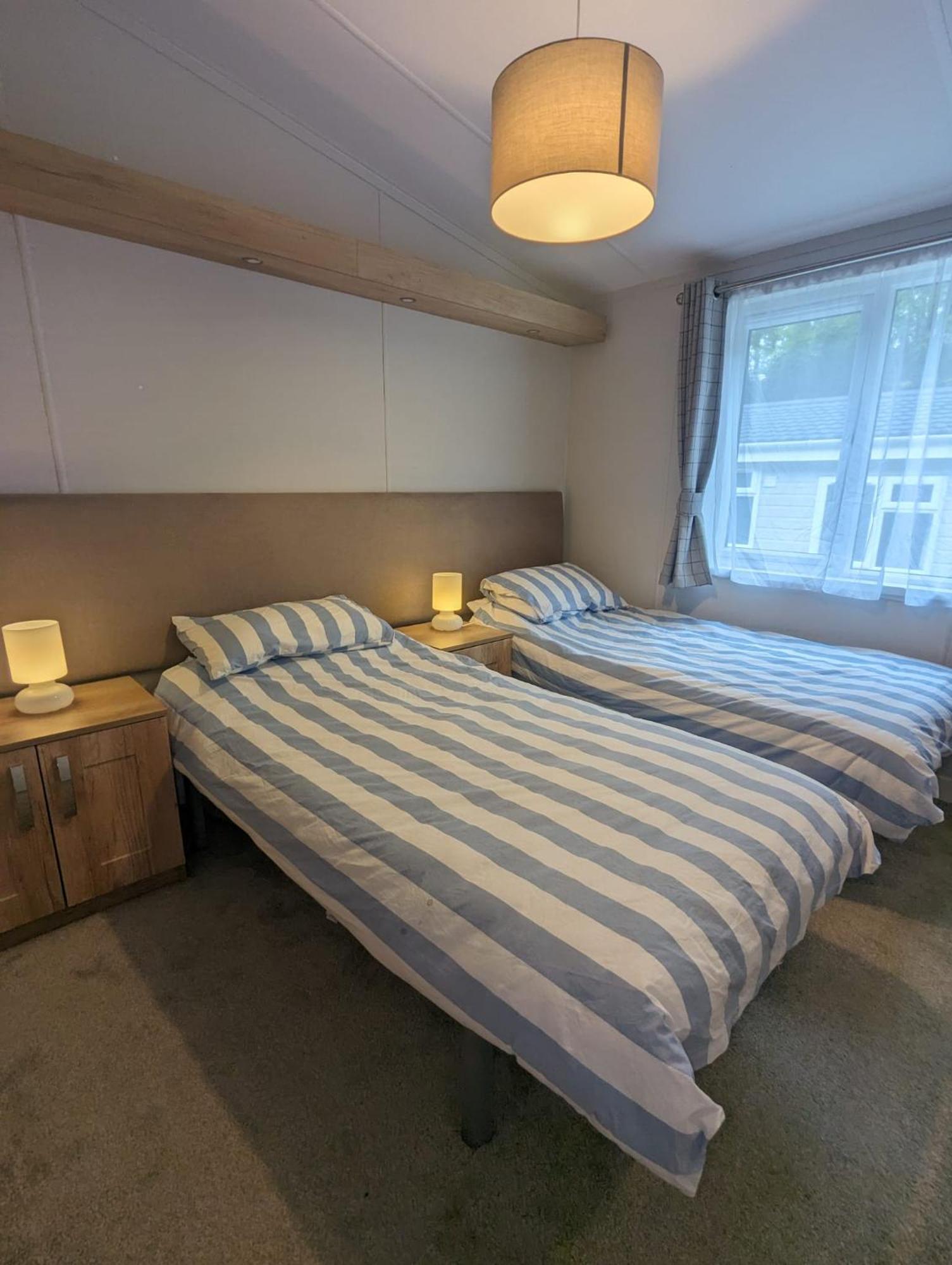 Luxury Stunning Sensation Lodge On 5 Star Shorefield Country Park New Forest Entertainment And Leisure Passes Included มิลฟอร์ดออนซี ภายนอก รูปภาพ