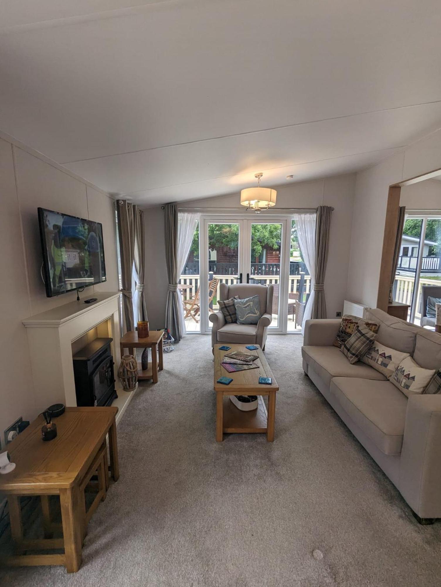 Luxury Stunning Sensation Lodge On 5 Star Shorefield Country Park New Forest Entertainment And Leisure Passes Included มิลฟอร์ดออนซี ภายนอก รูปภาพ